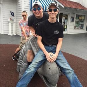 Meet your Posher, Aaron